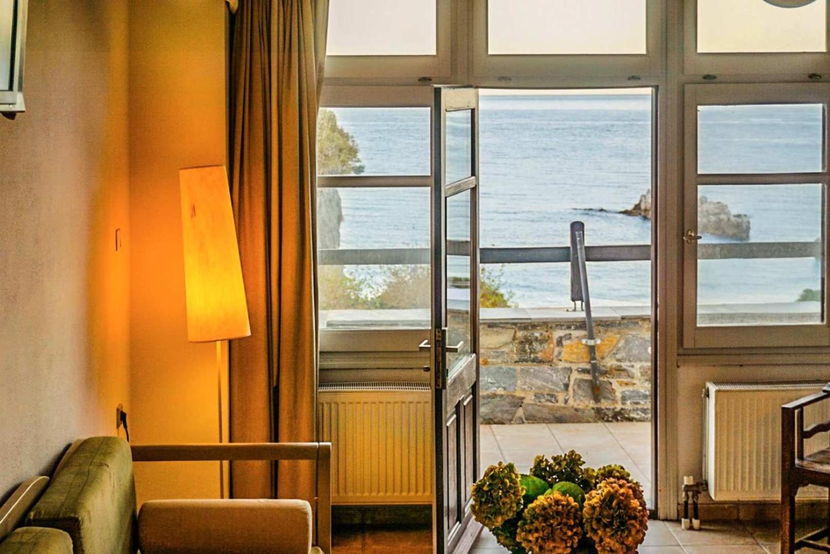 Beachfront Pelion Getaways - Palia Damouchari Suites Bagian luar foto